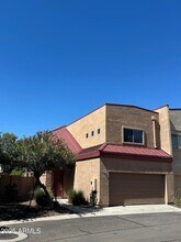 Building Photo - 1015 S Val Vista Dr