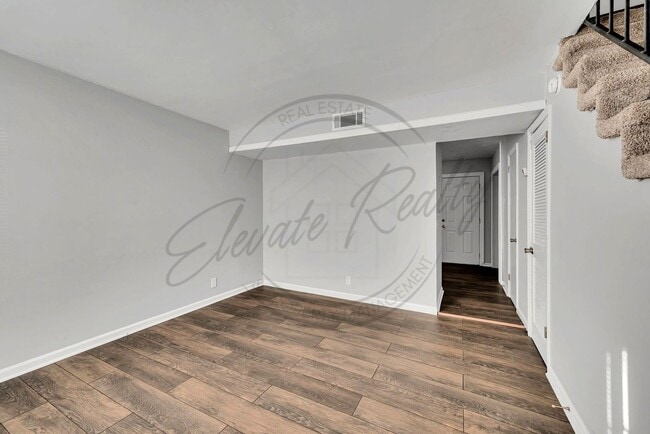 Foto del edificio - Two Bedroom Duplex near Trinity Hills in Nashville!