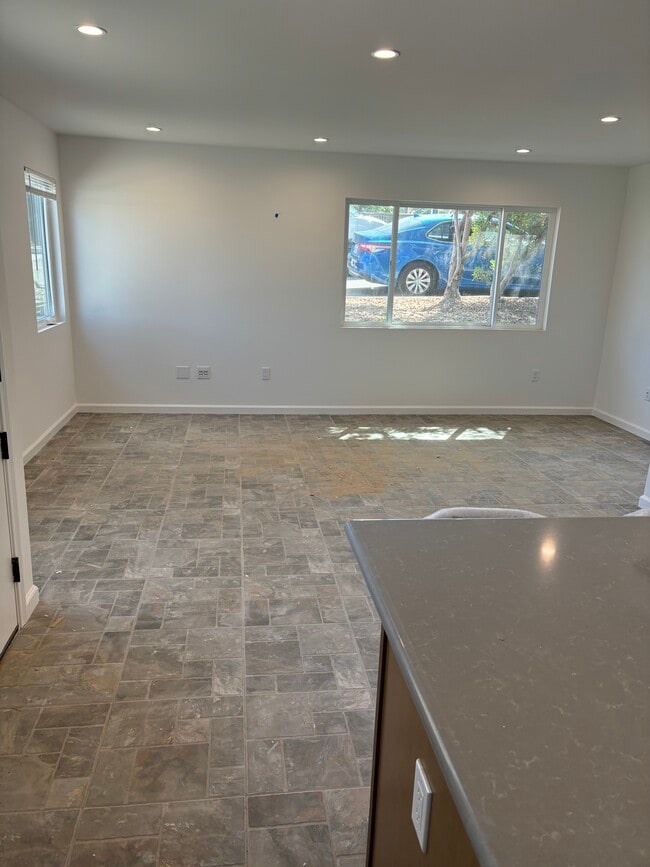 Building Photo - 691 Requeza St