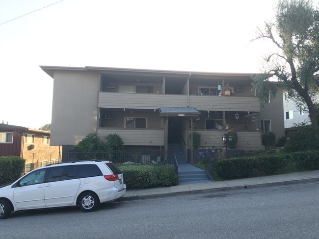 Building Photo - 1734 Ellincourt Dr