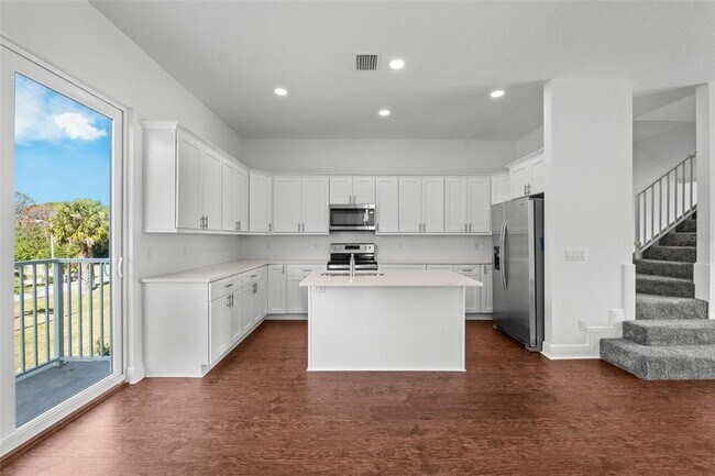 Building Photo - 5728 Biscayne Ct
