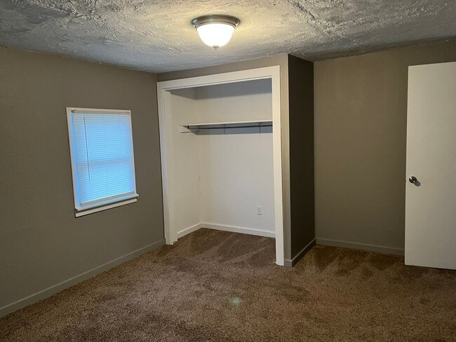 Building Photo - Coming Soon — 3 Bed / 1 Bath Home in Chanute, KS!