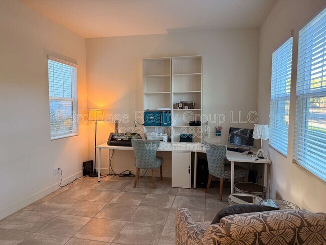 Foto del edificio - 21045 W Sunrise Ln