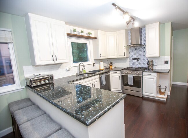 Photo - 107 Navaho Ct House