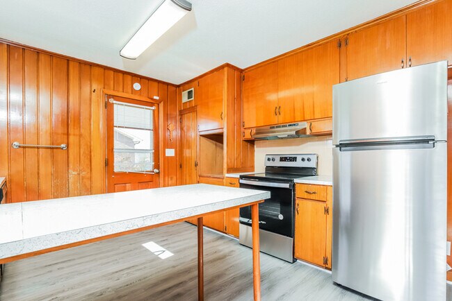 Building Photo - Cozy Three Bedroom in Winston-Salem