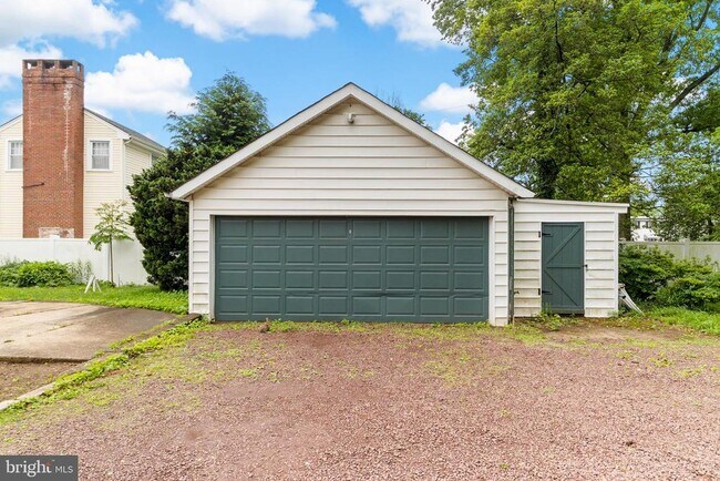 Building Photo - 2785 Nottingham Way