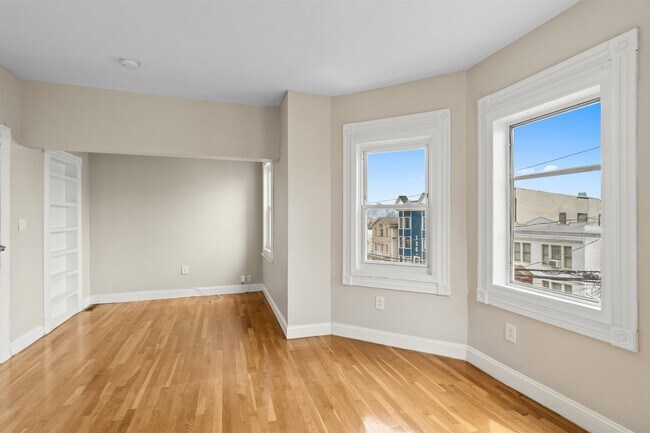 Building Photo - 117 Randolph Ave