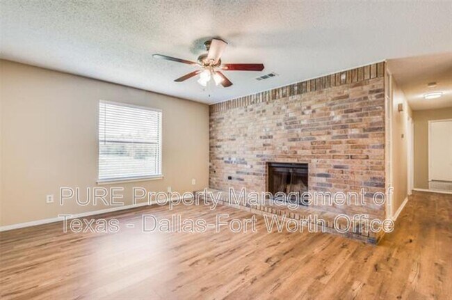Building Photo - 817 Betty Ct