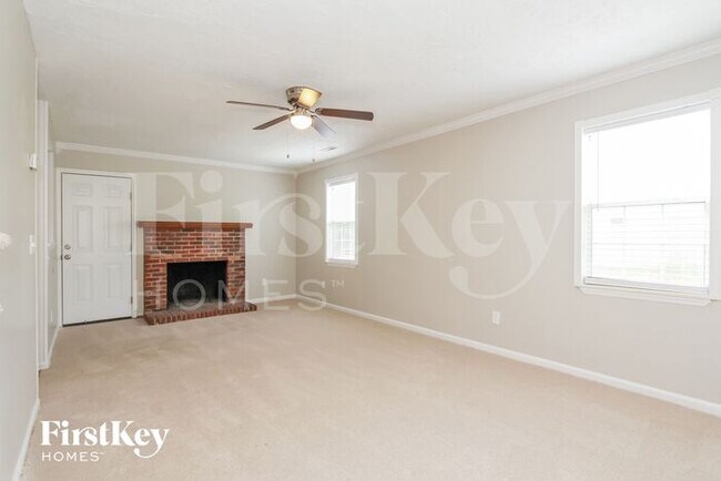 Building Photo - 2325 Oak Leigh Drive