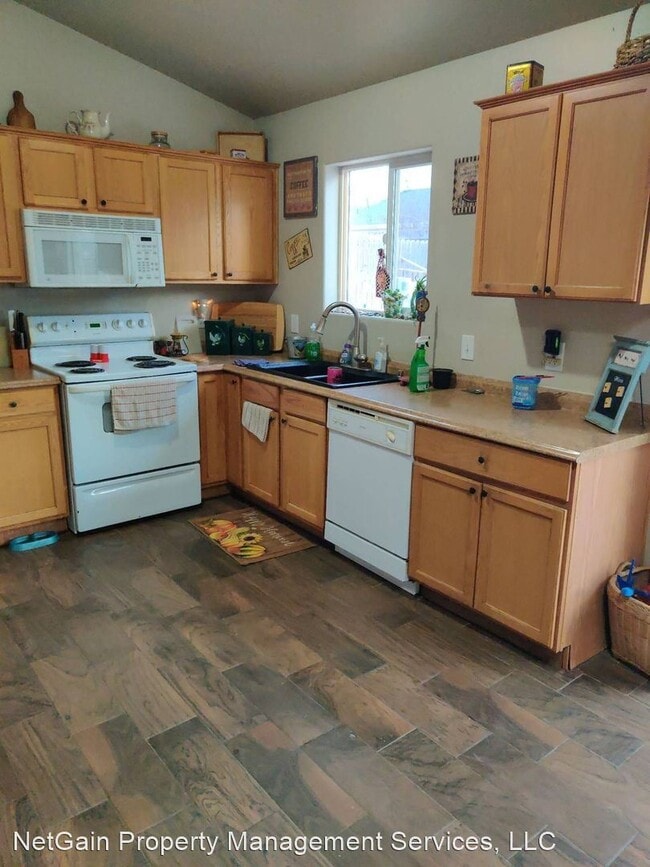 Building Photo - 3 br, 2 bath House - 479 W 2050 N