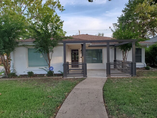 Building Photo - 4601 Birchman Ave