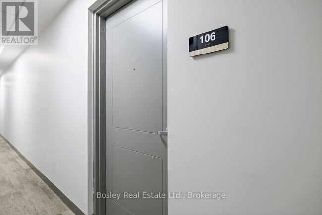 Building Photo - 4 Kimberly Ln