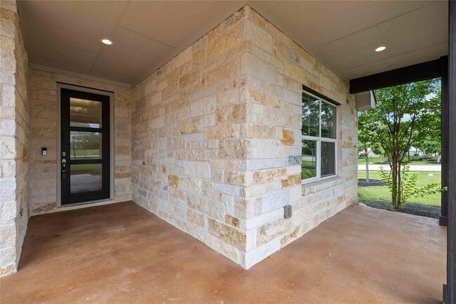 Building Photo - 401 Sitlington Ln