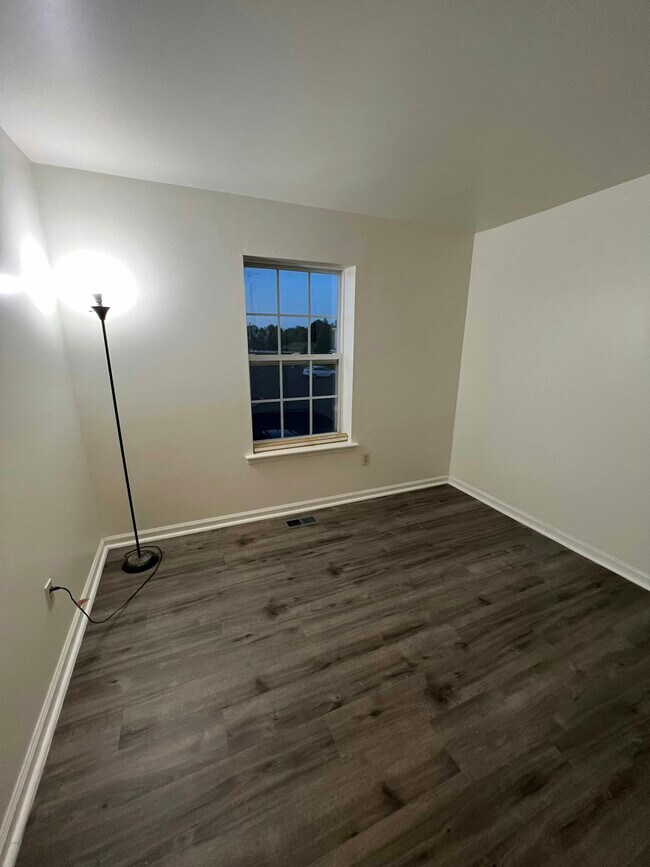 Foto del edificio - 5602 Drawbridge Ct