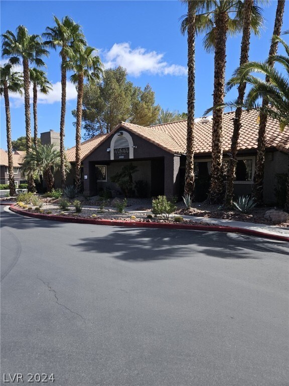 Primary Photo - 5066 S Rainbow Blvd