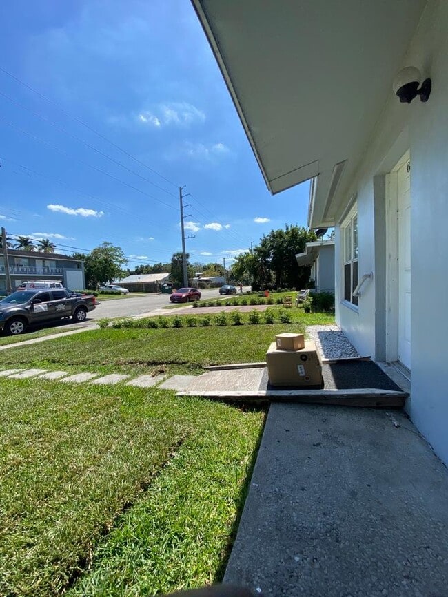 Foto del edificio - 37280 Okeechobee Ave