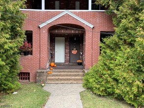 Building Photo - 61 Bloomfield Ave