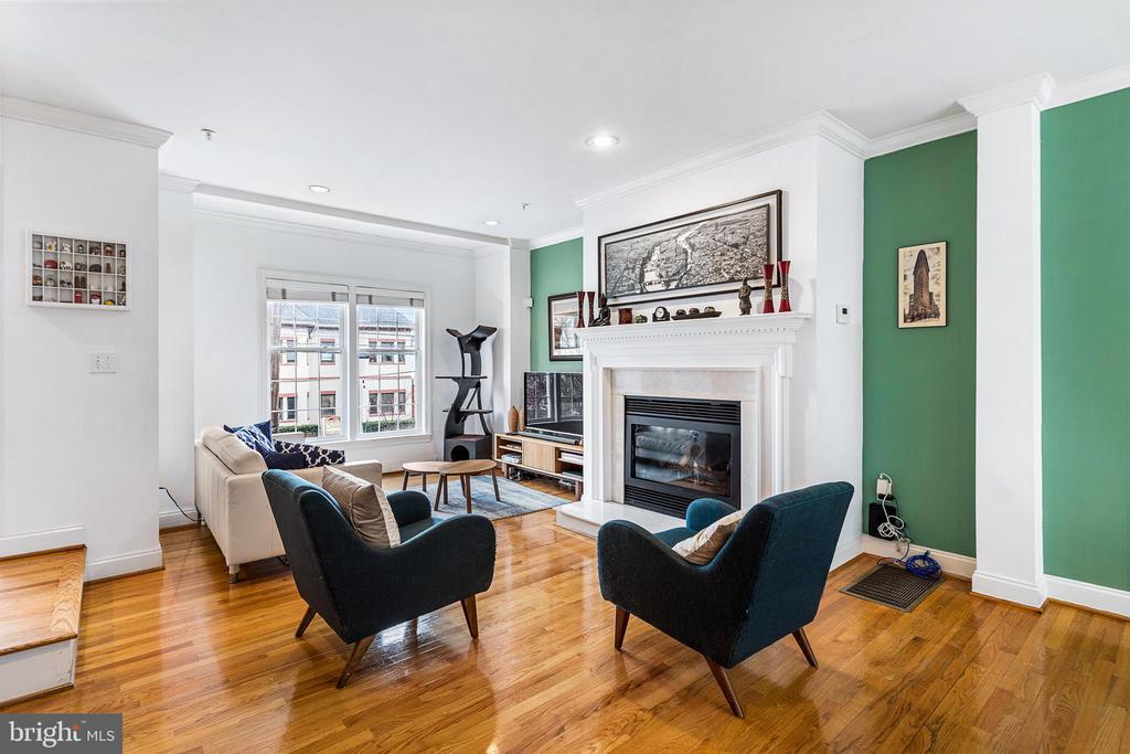 Foto principal - 4415 MacArthur Blvd NW