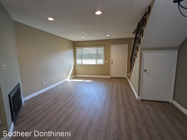 Building Photo - 2 br, 2 bath House - 523 W. 9th St
