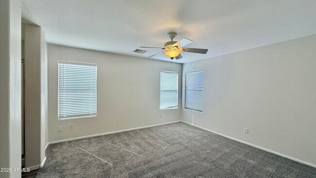 Foto del edificio - 42291 W Desert Fairways Dr