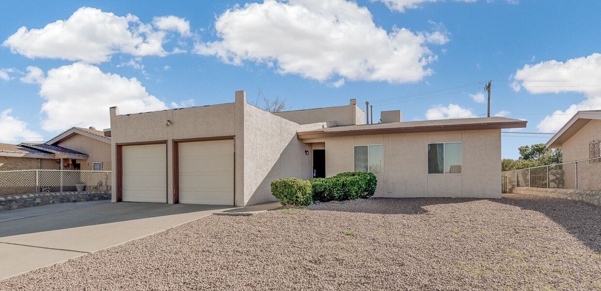 Primary Photo - Northeast El Paso 3 Bed Refrig A/C