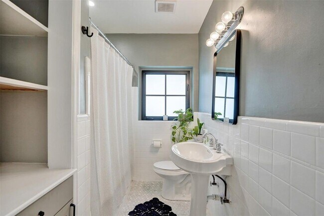 Foto del edificio - 807 SW 18th St