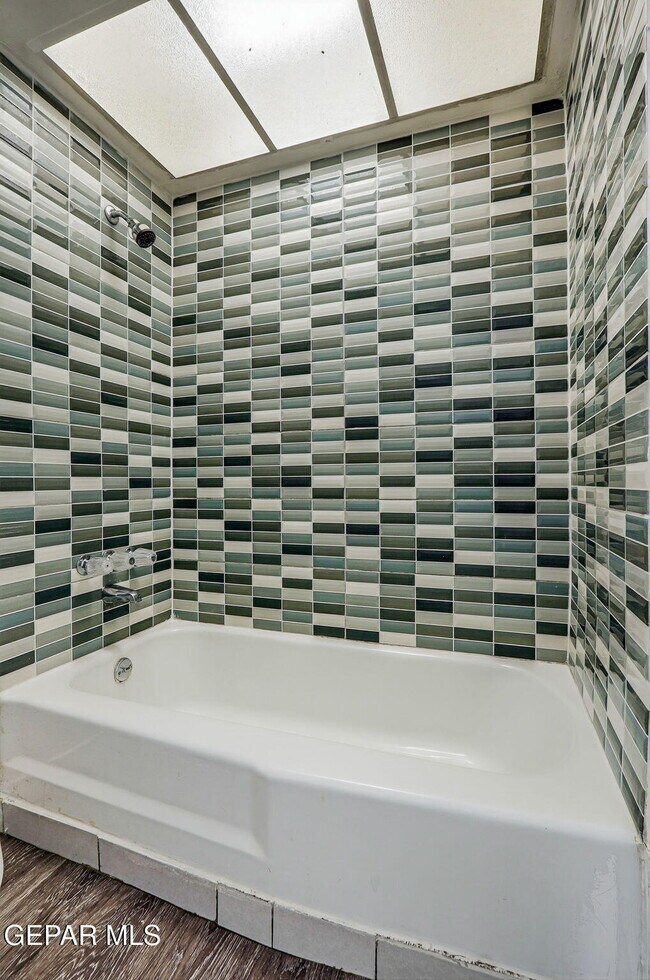 Foto del edificio - 4613 Sun Valley Dr