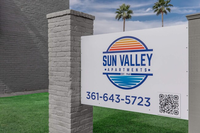 Building Photo - Sun Valley Apartments