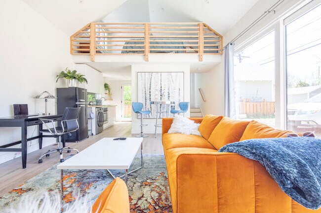 Foto del edificio - 730 Maxwell Ave