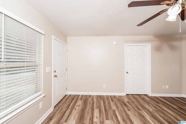 Foto del edificio - 1030 Moonlite Dr