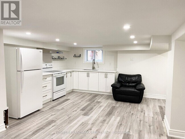 Photo du bâtiment - 2600 Lake Shore Blvd W