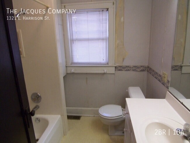 Building Photo - 1321 E Harrison St