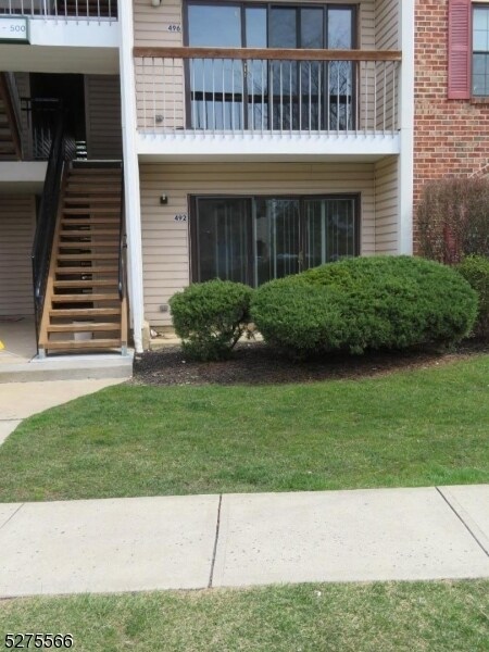 Building Photo - 492 Danbury Ln