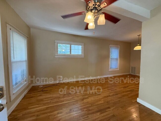 Foto del edificio - 1430 E McDaniel St