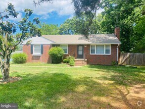 Building Photo - 856 Churchill Dr