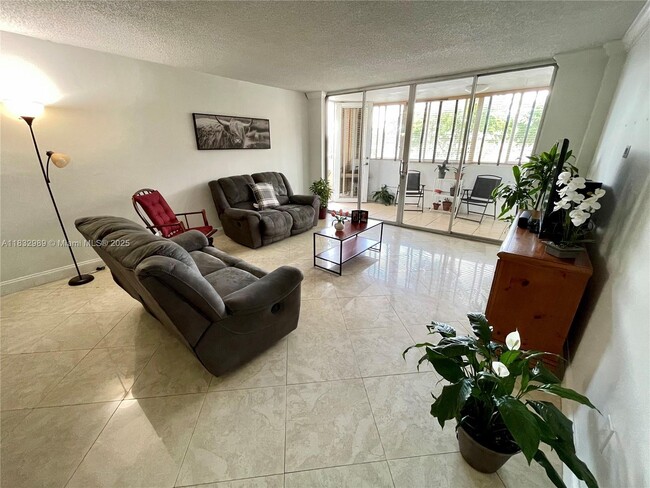 Building Photo - 6861 SW 147th Ave