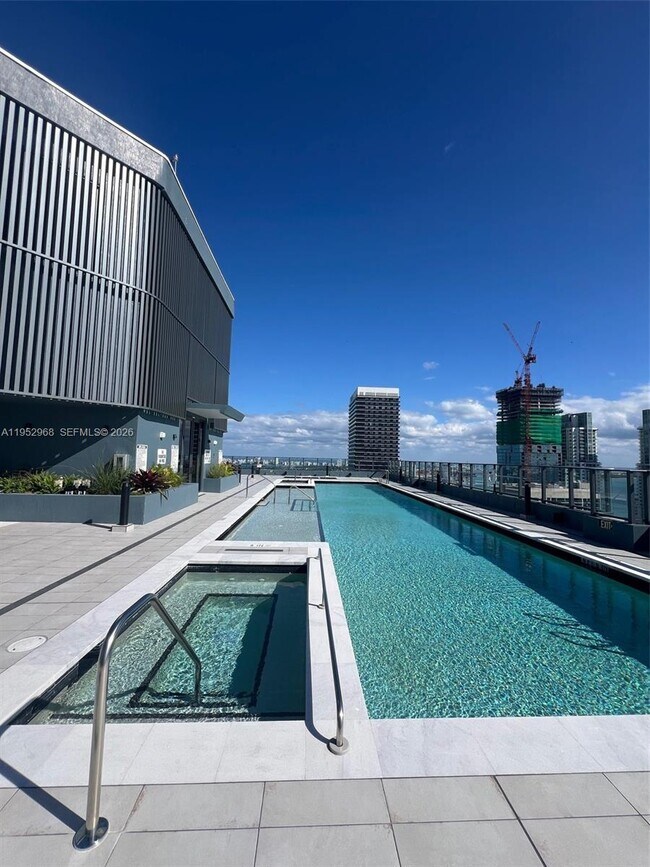 Foto del edificio - 121 NE 5th St