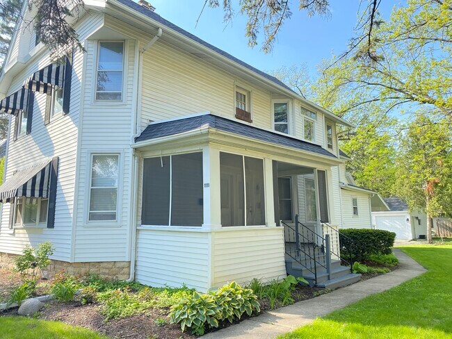 Foto del edificio - 1111 Garfield Ave