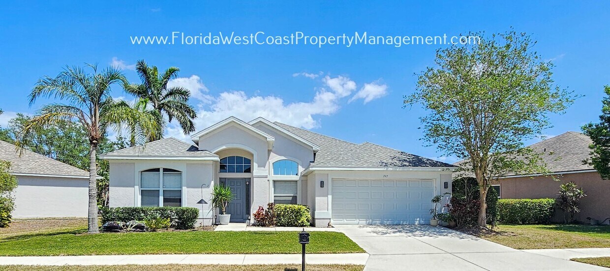 Foto principal - OUTSTANDING LOCATION! SPACIOUS 4 BEDROOM P...