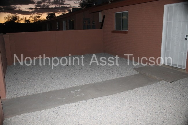 Building Photo - 3521 N Flowing Wells Rd