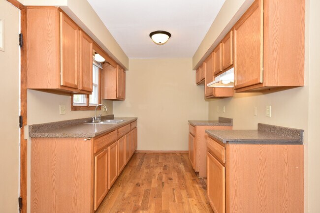 Building Photo - 5149 N 91st St