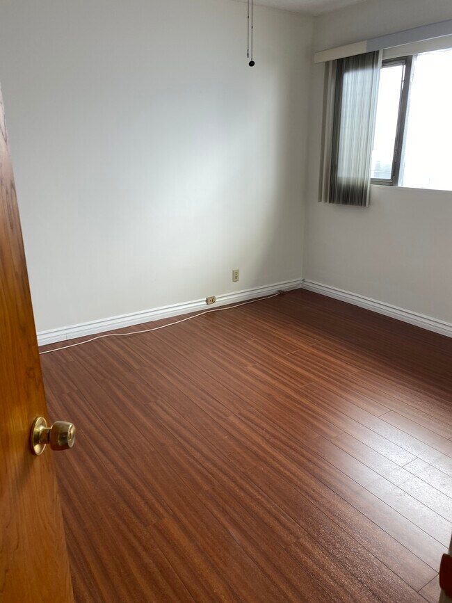 Foto del edificio - 8378 Blackburn Ave