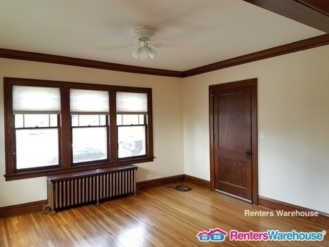 Building Photo - 3151 33rd Ave S