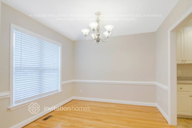 Building Photo - 152 Saleen Dr