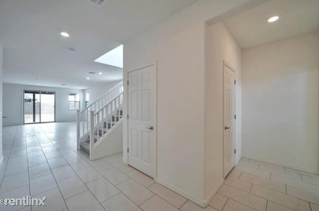Building Photo - 4 br, 3 bath House - 8599 W Jackdaw Ct