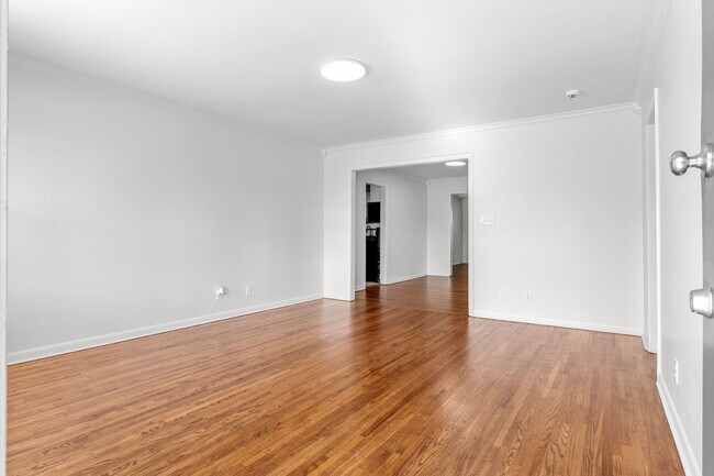 Foto del edificio - 3BR/1BA Home with W/D Hookups + Holiday Move-In Special $250 !!