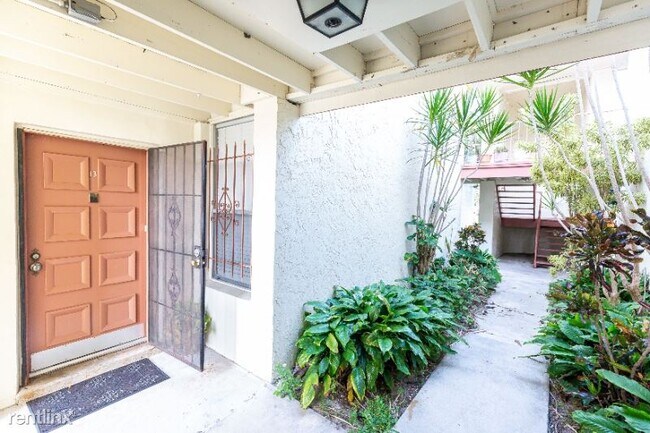 Building Photo - 3 br, 2 bath Condo - 532 Orange Dr 13 Unit 13