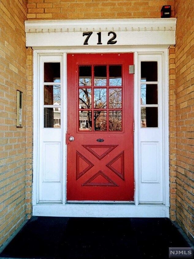 712 Cedar Ln Unit 3, Teaneck, NJ 07666 Condo for Rent in Teaneck, NJ