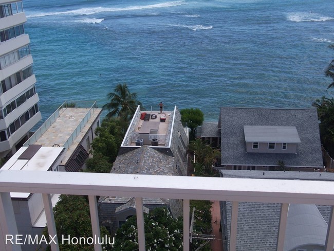 Building Photo - 3056 Kalakaua Ave