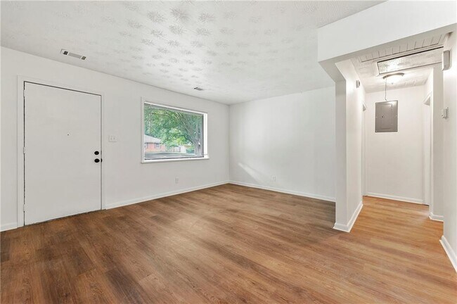 Foto del edificio - 5340 Lee Cir